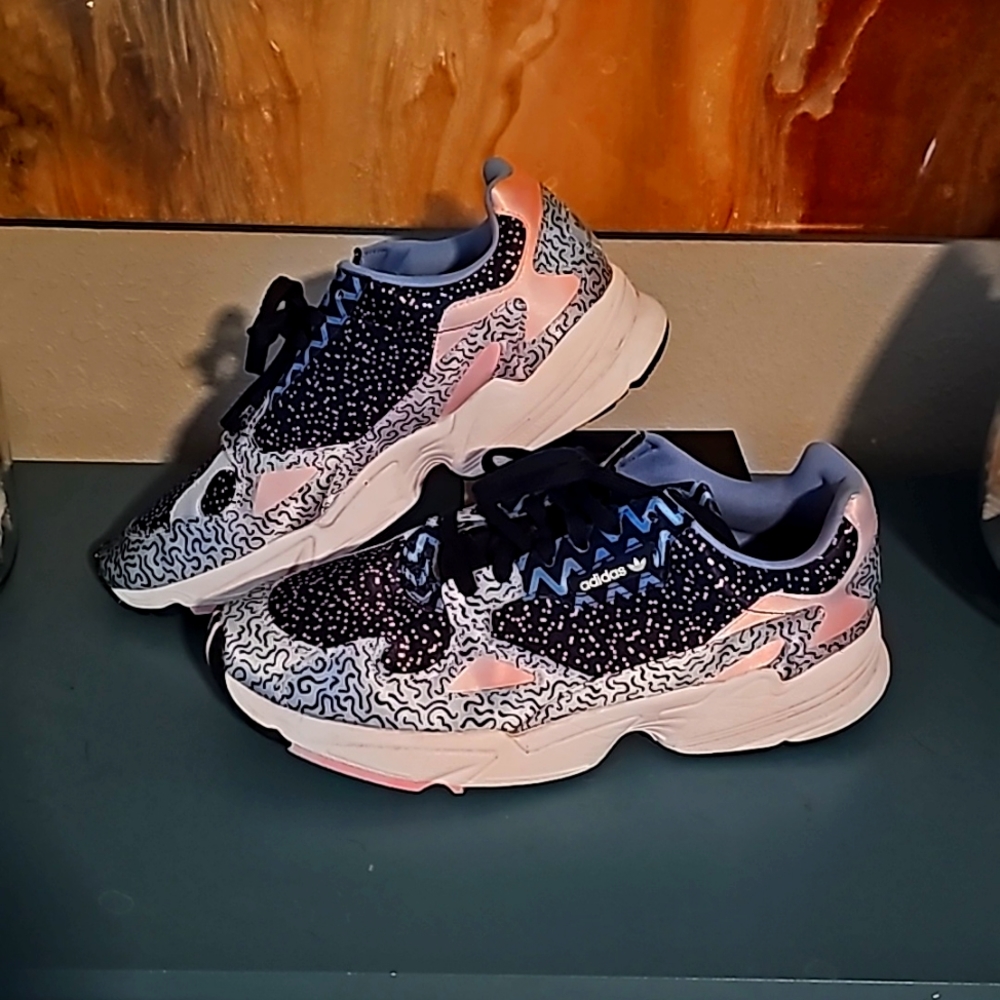 Adidas Womens sz 11